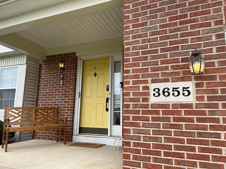 3655 Berrywood Dr — Photo 2