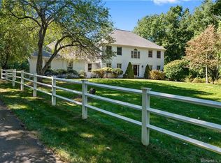 26 Brooks Ln, Ivoryton, CT 06442