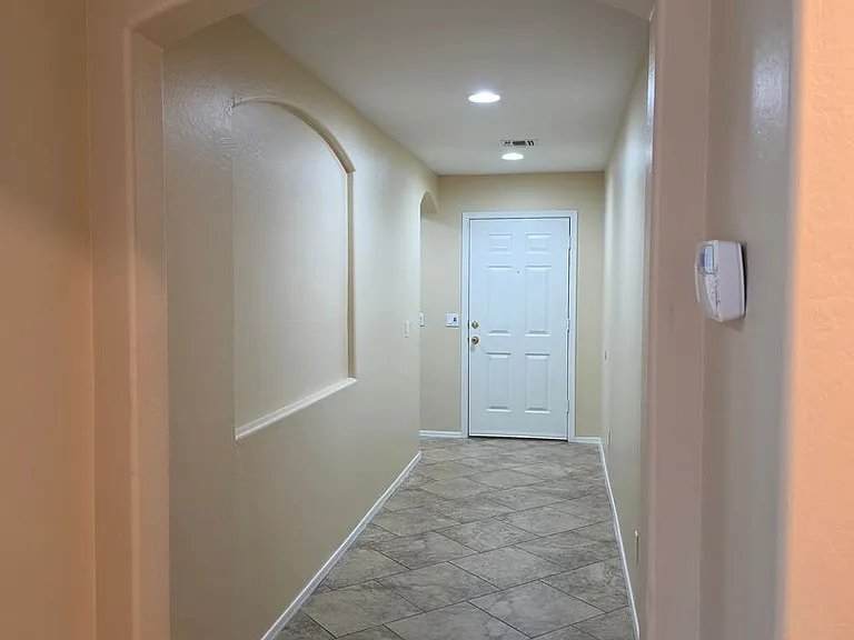 7805 S 48th Ln — Photo 14