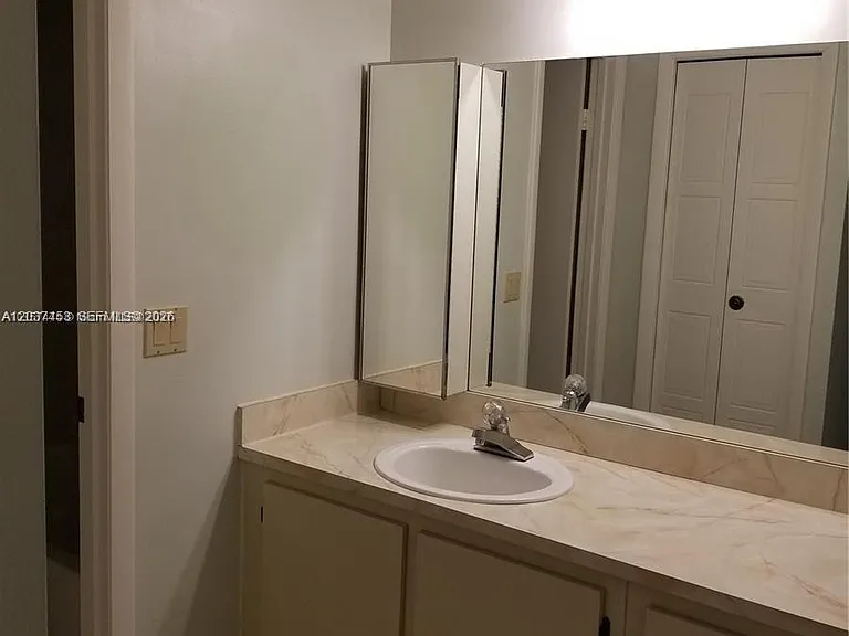 369 Lakeview Dr #204 — Photo 18