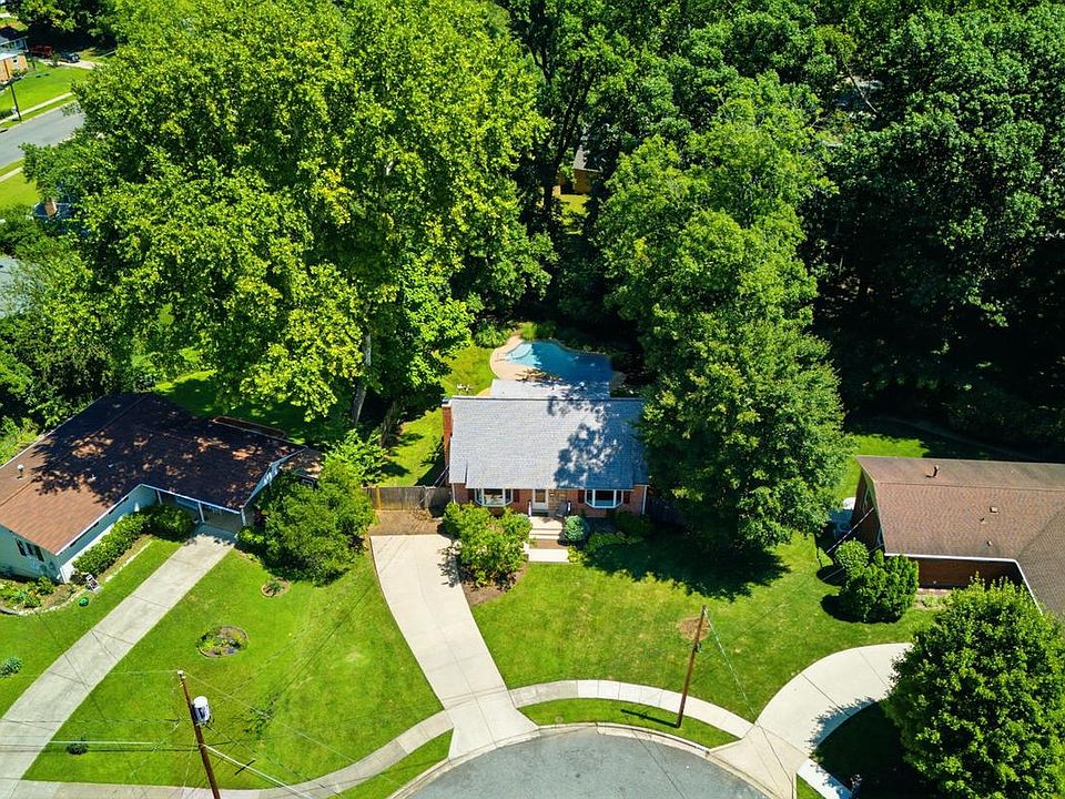 1st image of 8923 Cromwell Dr