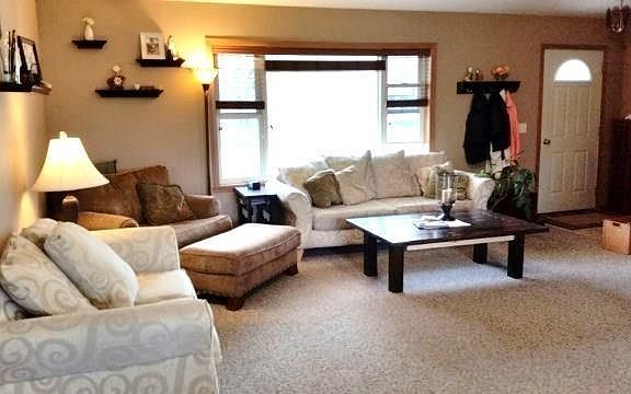 3rd image of 2070 E Breezewood Ct