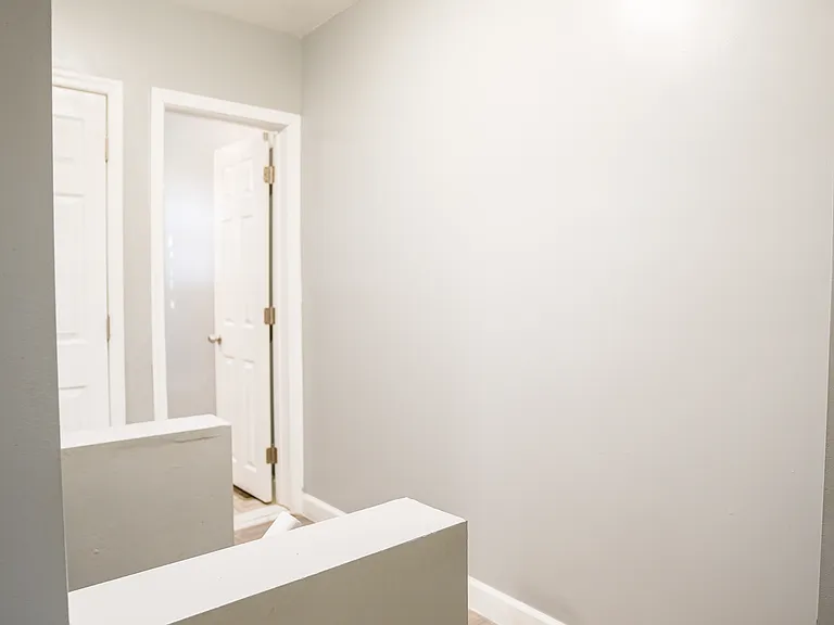 Monroe Cir — Photo 18