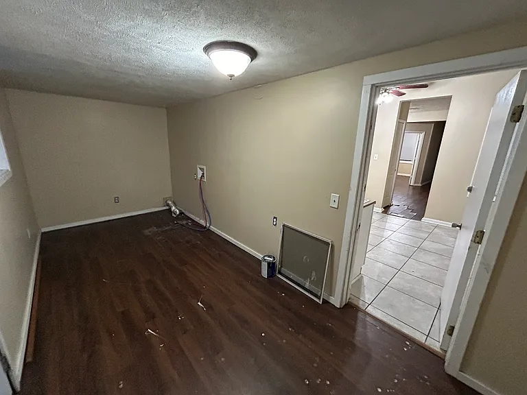 1605 Spruce St — Photo 7