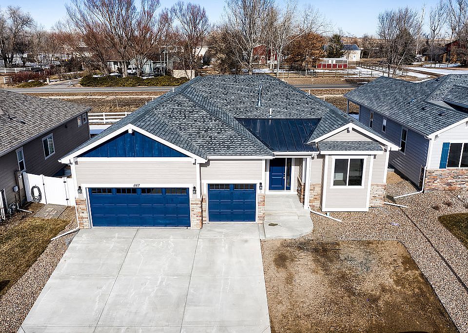 1st image of 867 Shirttail Peak Dr