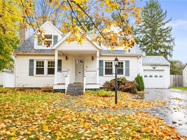 21 E Pkwy, Victor, NY 14564