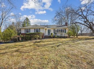 4 Wyndwood Rd, Morris Plains, NJ 07950