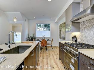 1119 34th Ave #C, Seattle, WA 98122