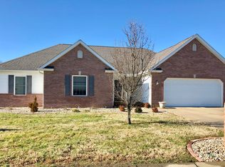 1306 Arbicola Dr, Marion, IL 62959