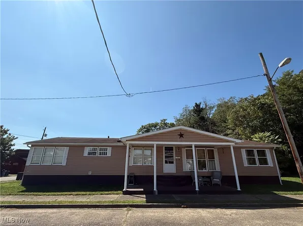 301 3rd Ave, Yorkville, OH 43971