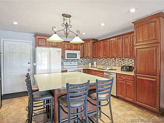 3rd image of 23 Southwood Shores Pl #2C