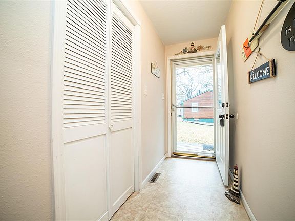 4th image of 16832 255th Ave