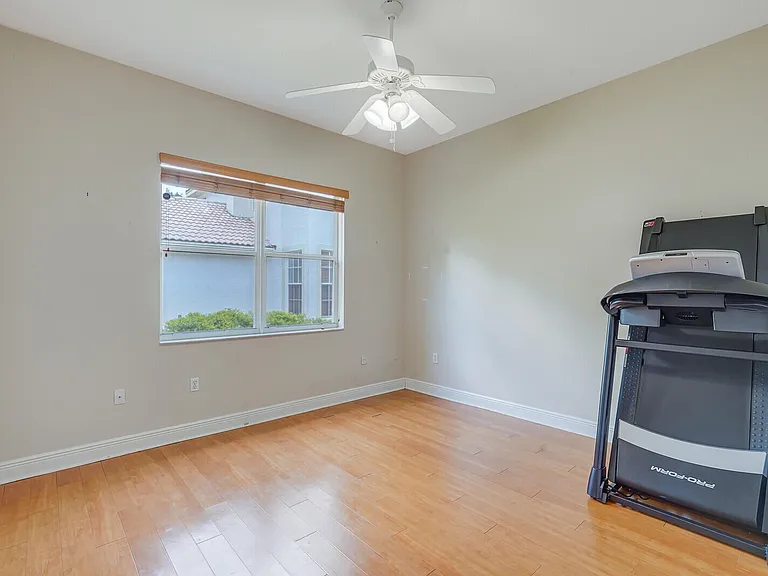 19084 Skyridge Cir — Photo 25