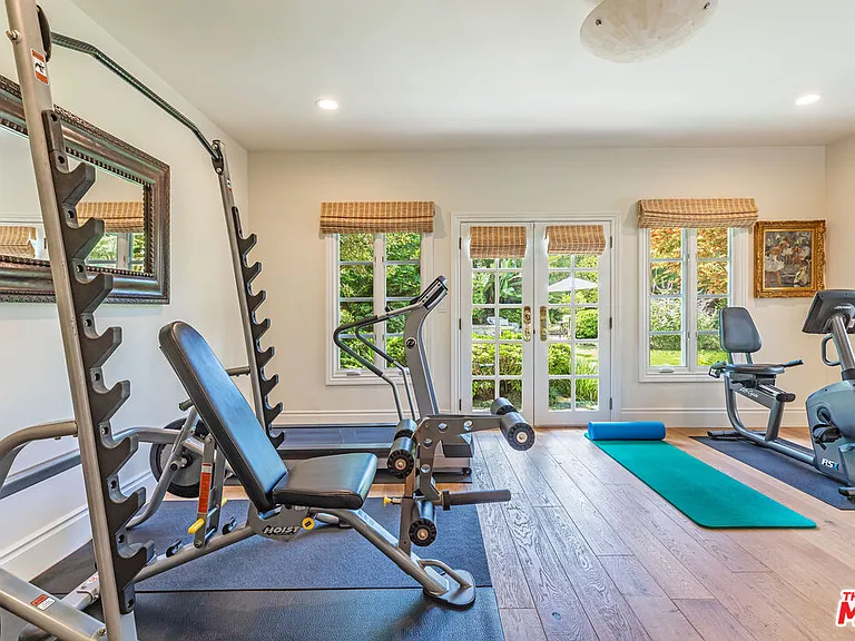 1185 Corsica Dr — Photo 17