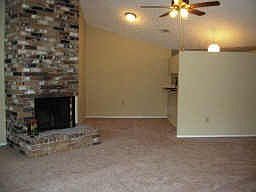 4th image of 15731 Wingdale Dr