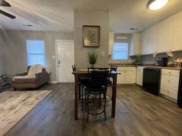 Piedmont Manor | 421 Jefferson St, Kernersville, NC