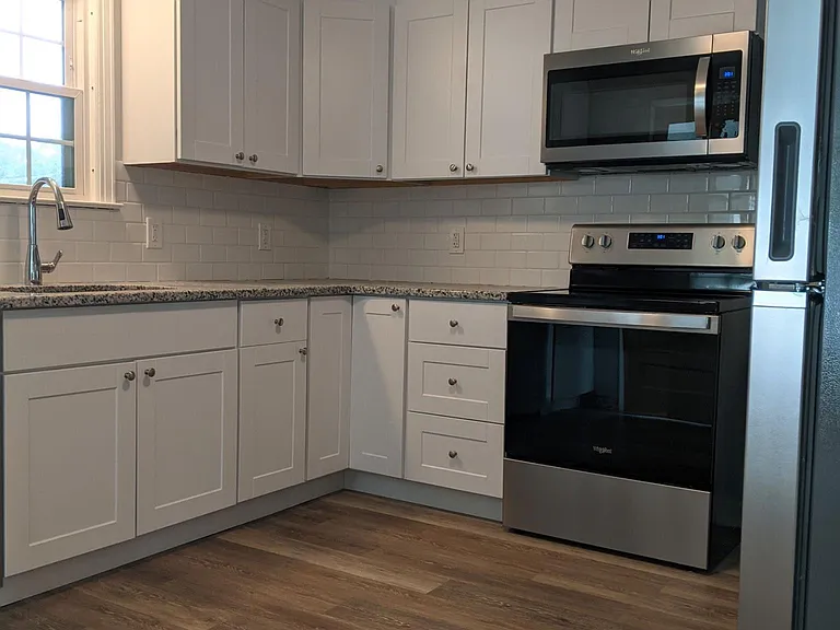 Kitchen Picture 3