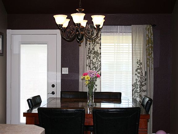 4th image of 1208 Hershel Dr