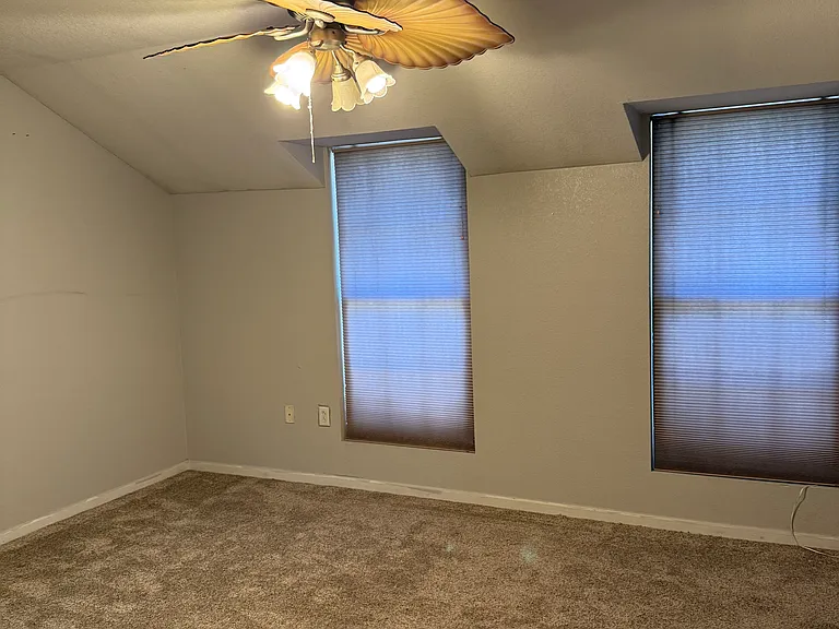 5503 SW Chapella St — Photo 9