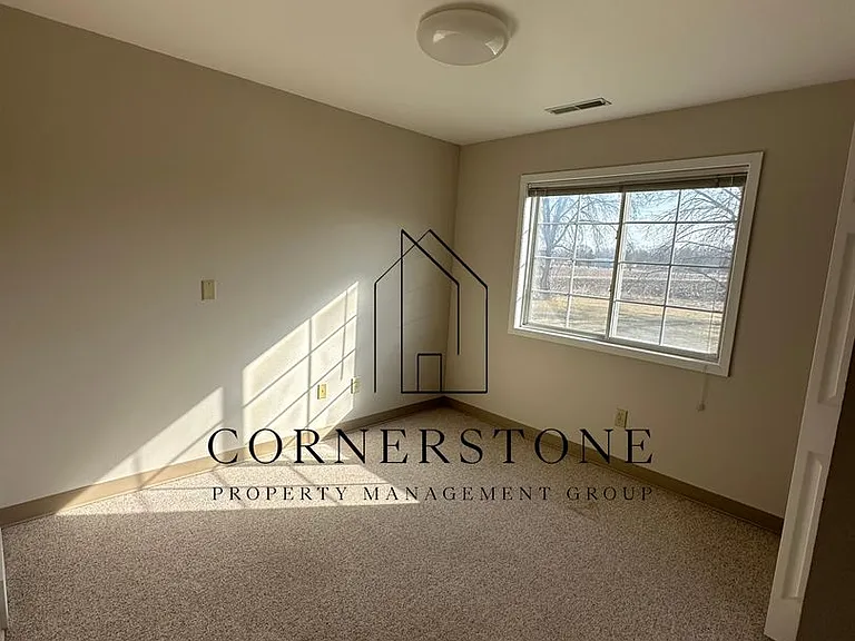 1806 Main St — Photo 14