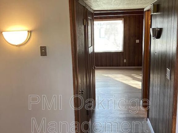 4th image of 1535 Spruce Ave