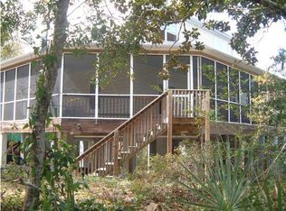 216 W Cooper Ave, Folly Beach, SC 29439