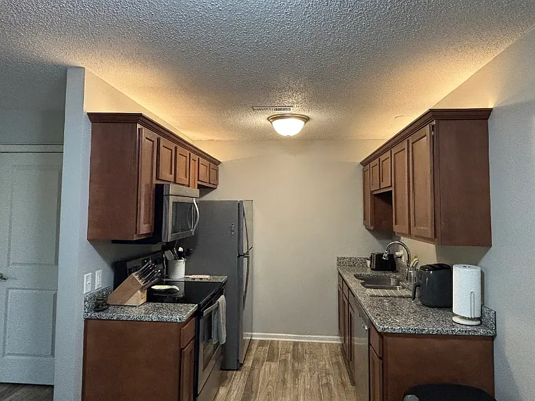 1010 Thurston St — Photo 7