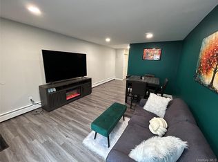 270 Lowndes Ave APT 117G, Huntington Station, NY 11746