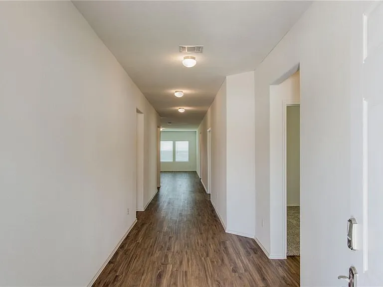 713 Mallow Rd — Photo 4