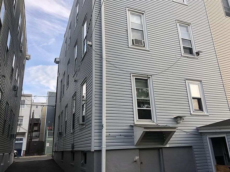 2nd image of 204 E Eagle St