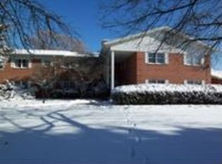 1450 Wing St APT 1A, Elgin, IL 60123