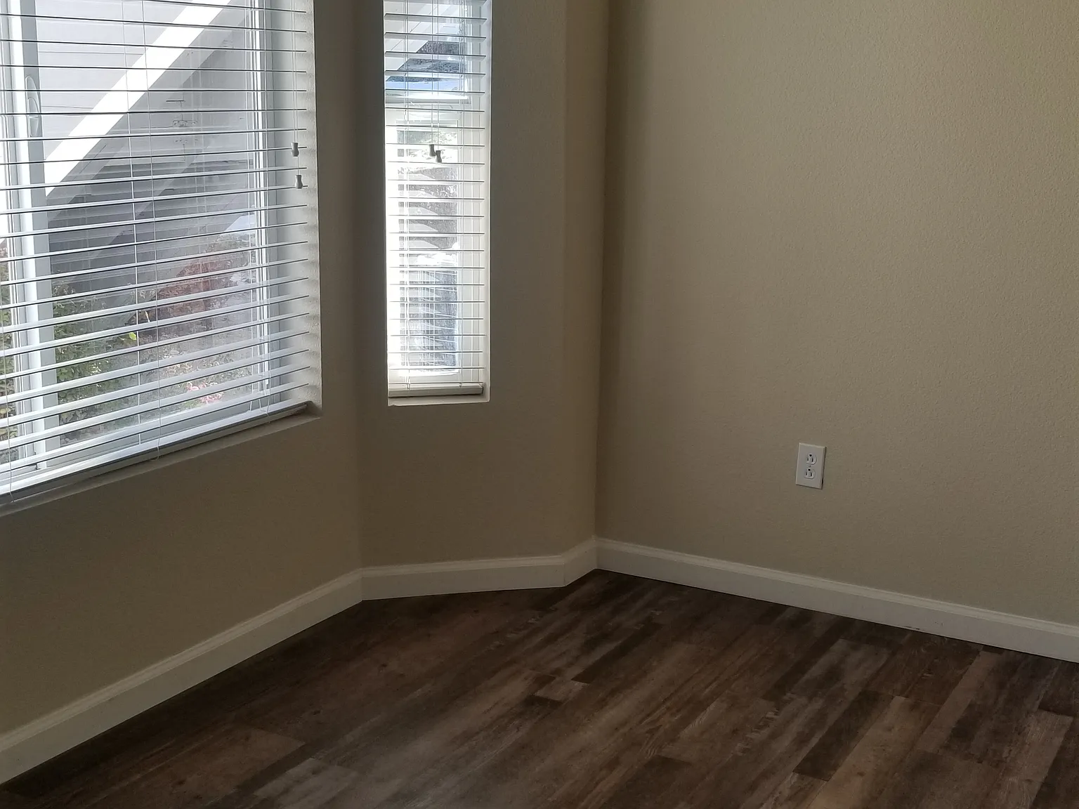 2 bed, 1322 sqft, $2,300 — Photo 3