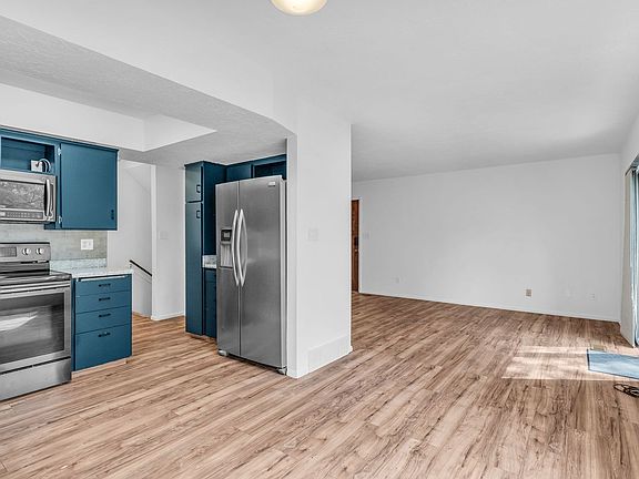 3rd image of 1120 Canyon Rd APT 28