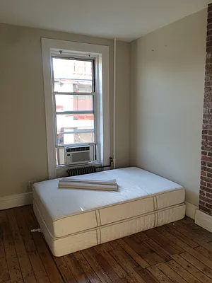 Rented by Realty Collective | media 10