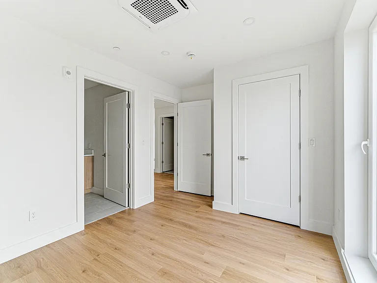1035 Commonwealth Ave — Photo 93