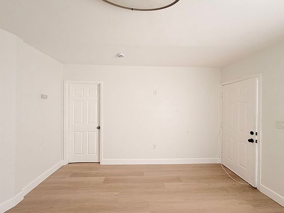 4th image of 10512 S Vermont Ave #10516-1/2