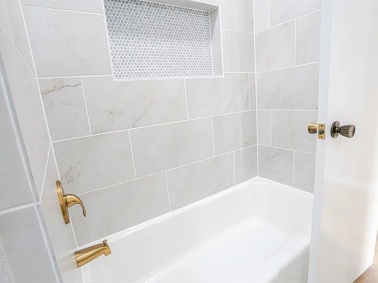 1601 Westwind Dr — Photo 5