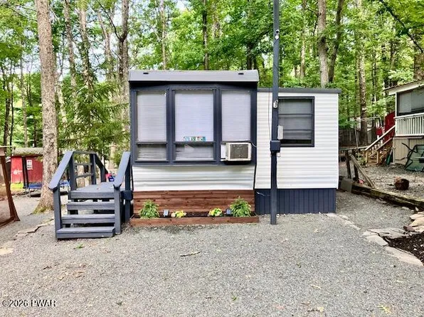 111 Viking Dr, Milford, PA 18337