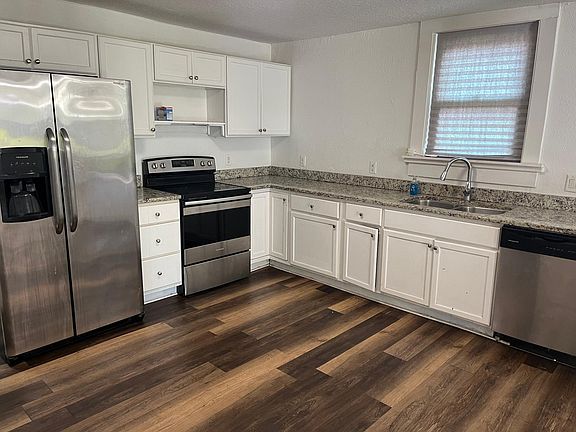 3rd image of 351 Tirana Ave