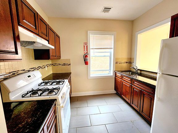 5th image of 280 Washington Ave APT 3