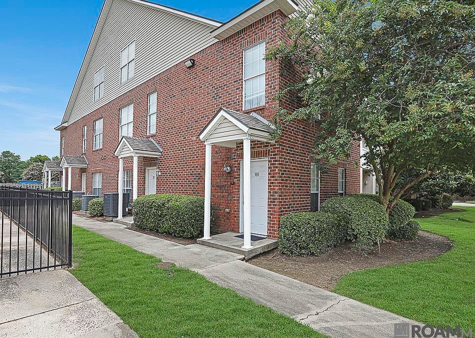 1st image of 4625 Burbank Dr APT 301
