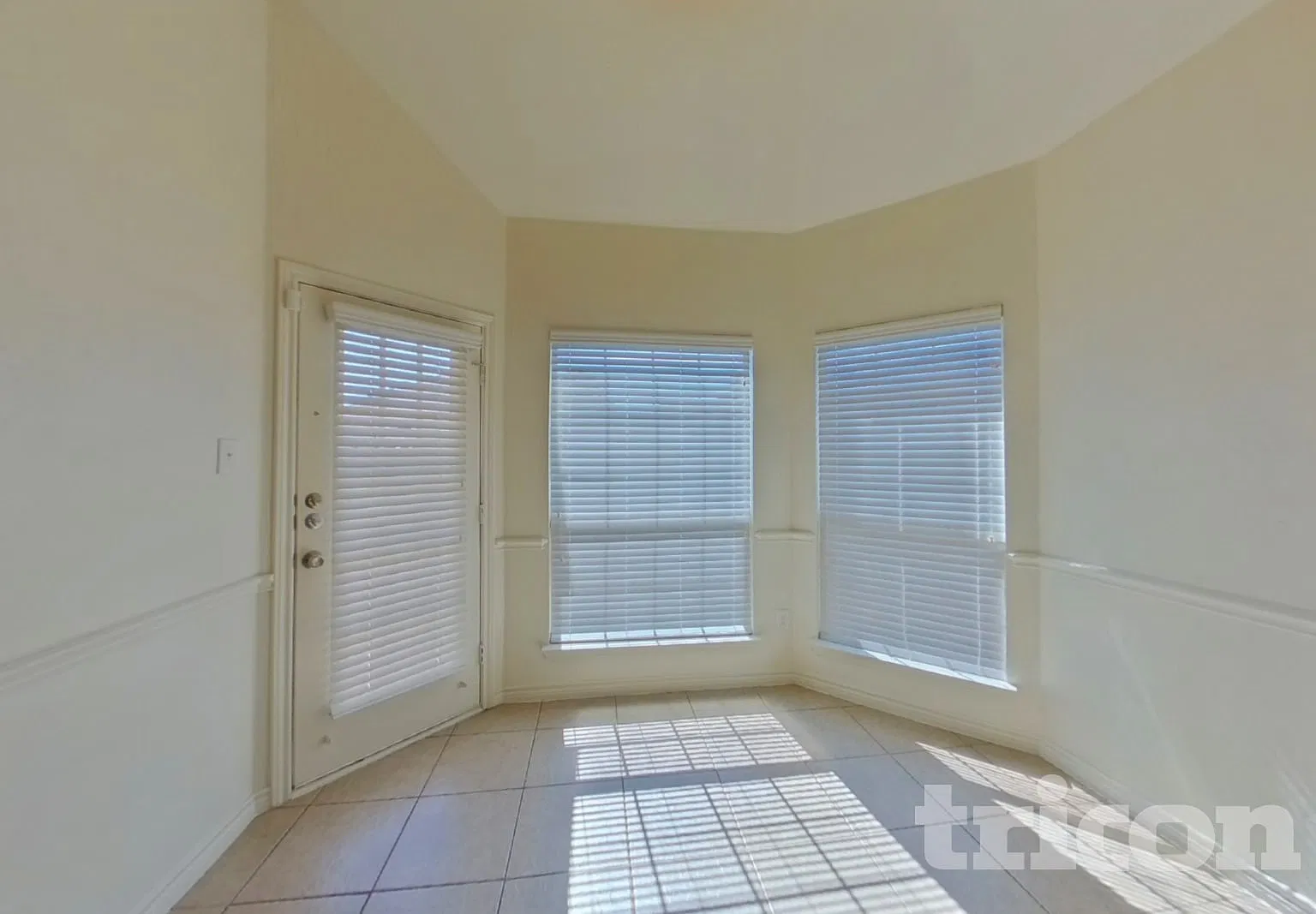 219 Hartley Lane Red Oak TX — Photo 4