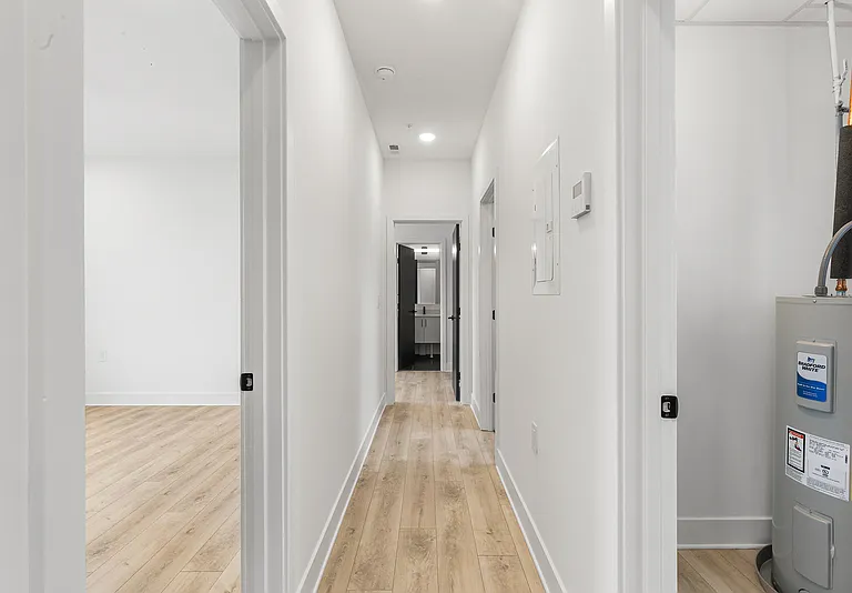 943 Washington Ave #306 — Photo 14