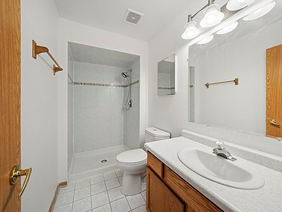 3rd image of 7939 160th St