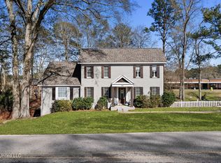 50 Leaf Ln, Hattiesburg, MS 39402