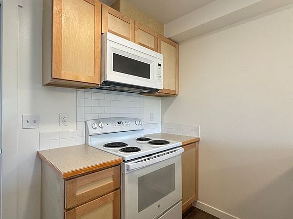 3rd image of 2249 N Airport Rd #404
