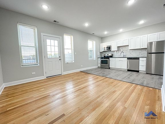 3rd image of 5424-26 N Ashland Ave #5424-2R