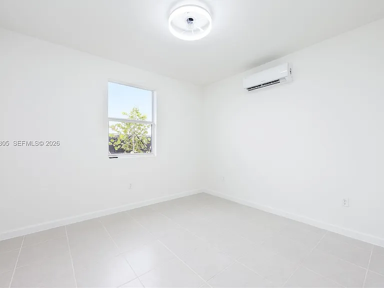 18690 SW 136th Ct — Photo 9