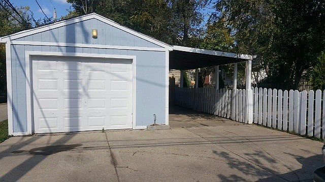 2nd image of 914 N Ash St