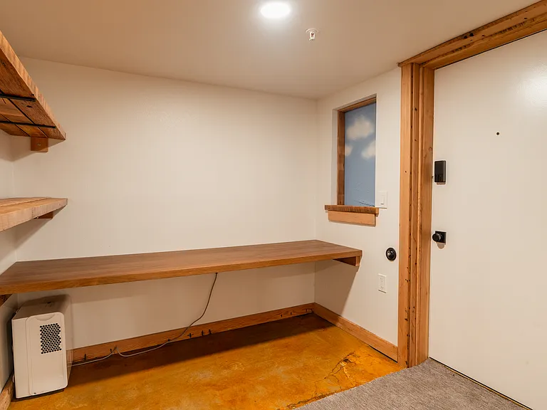 1815 NW Hoyt St #1 — Photo 2
